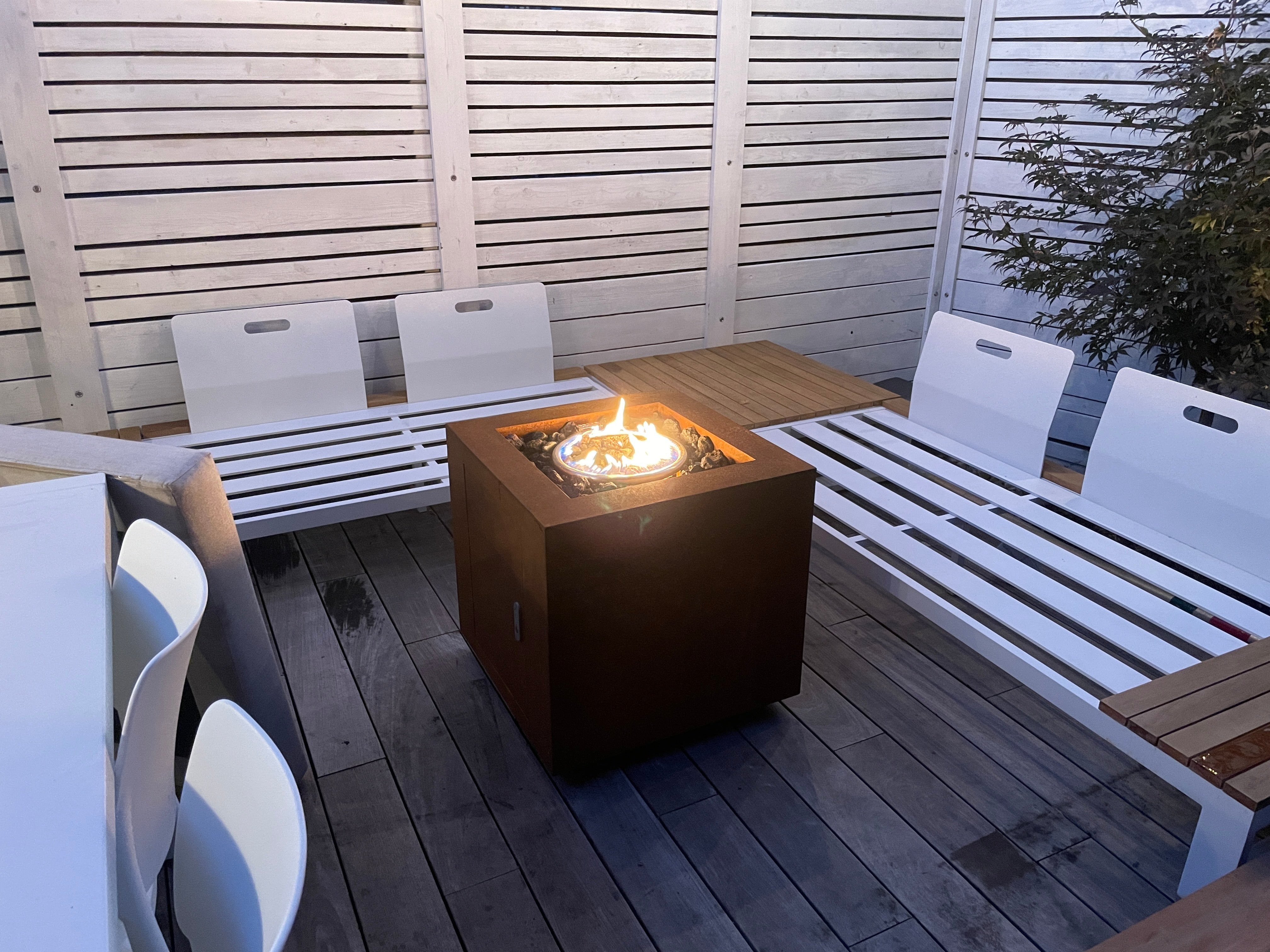 Foyer au gaz Shikaku - Atelier Cortena