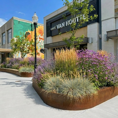 Mur de soutènement extérieur arrondi - Atelier Cortena